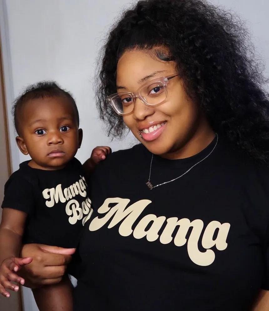 Mama (Retro) - Unisex Tee